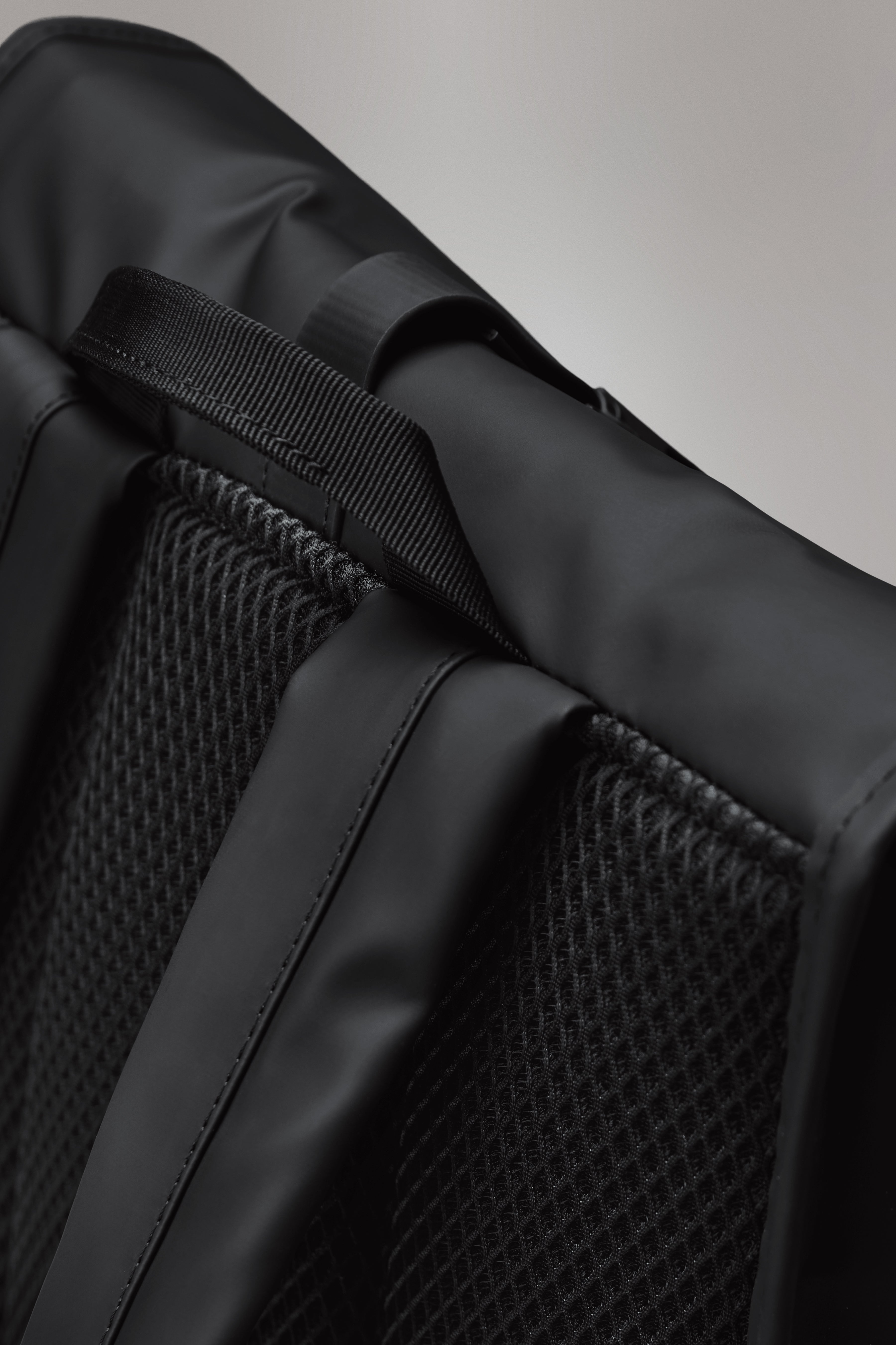 RAINS Rolltop Rucksack Drift 17L H48 x D11 x W32 cm Backpack