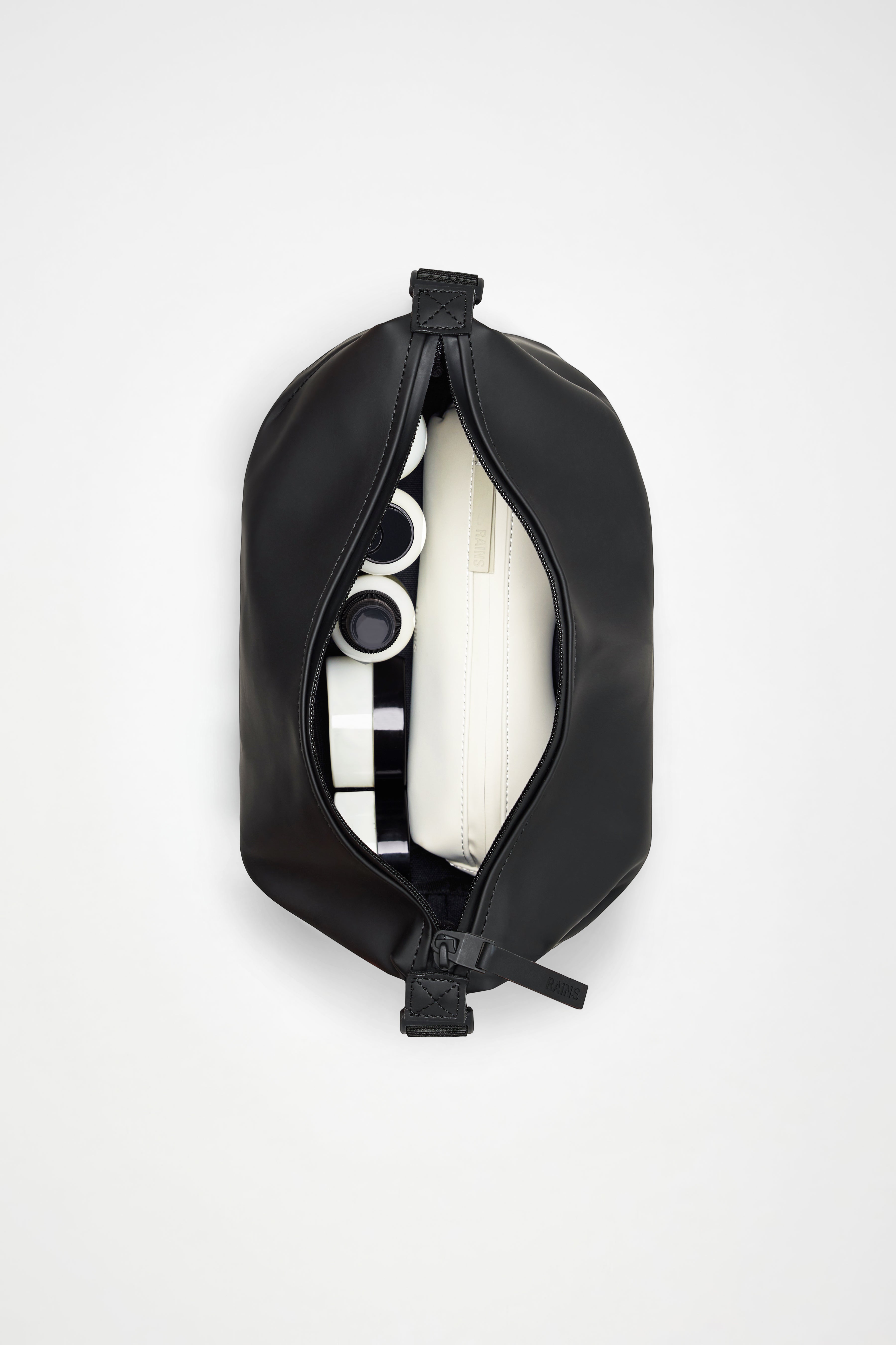 RAINS Hilo Wash Bag Black Wash Bag