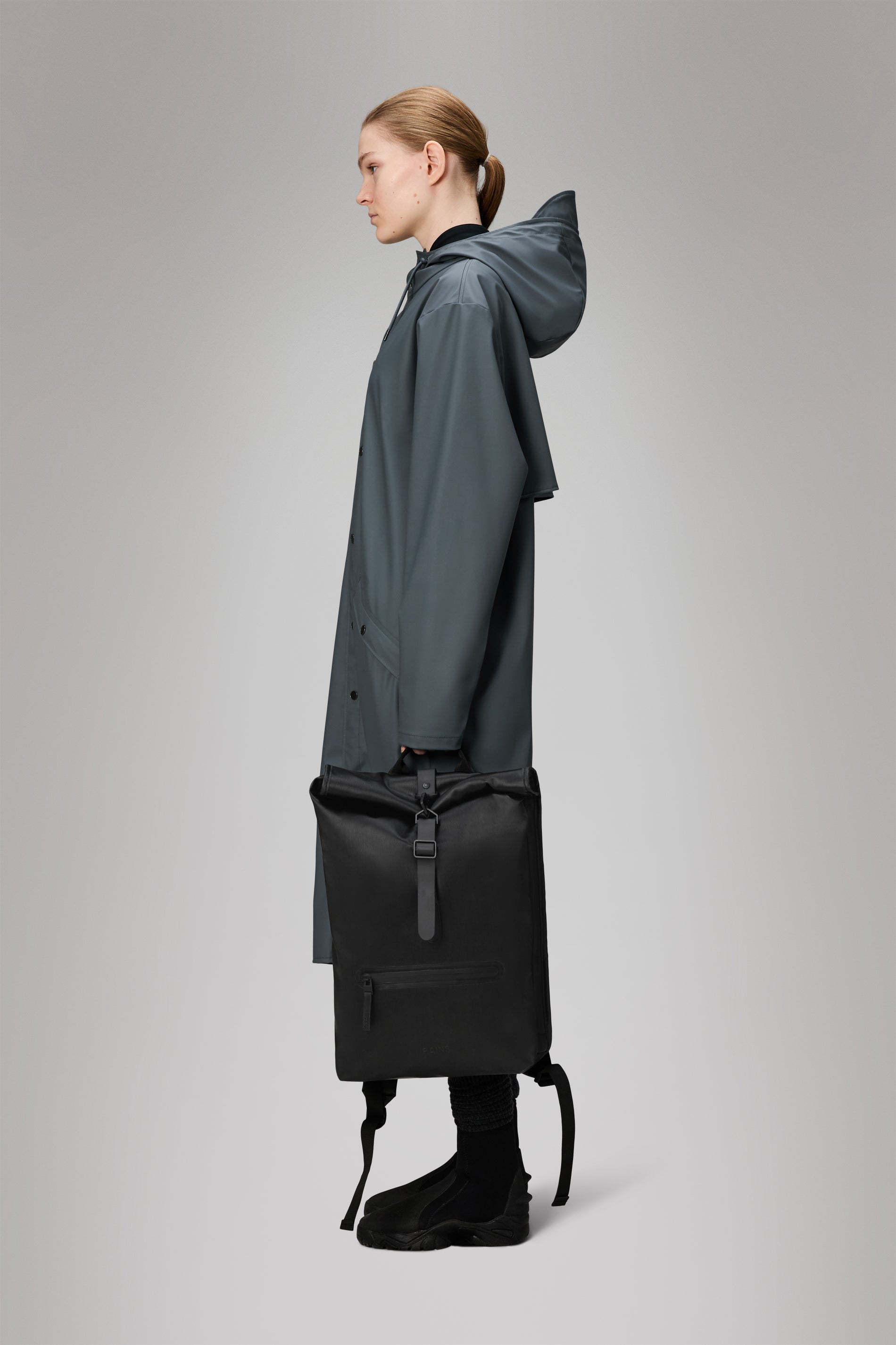 RAINS Rolltop Rucksack Black Grain 17L H48 x D11 x W32 cm Backpack