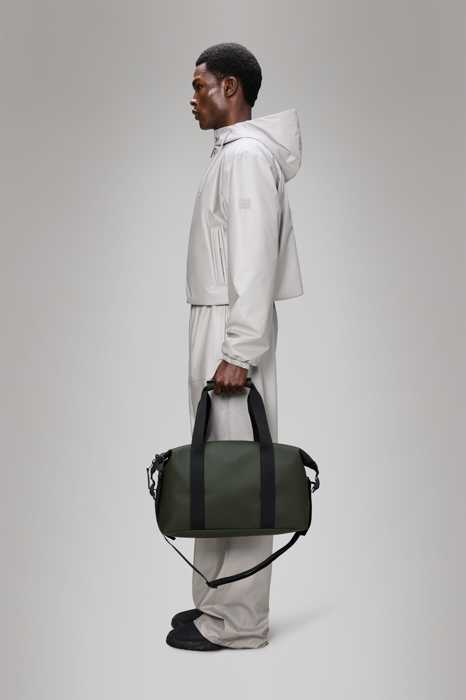 Rains Hilo Weekend Bag Small Green 23.50L H29 x D18 x W50 cm Weekender