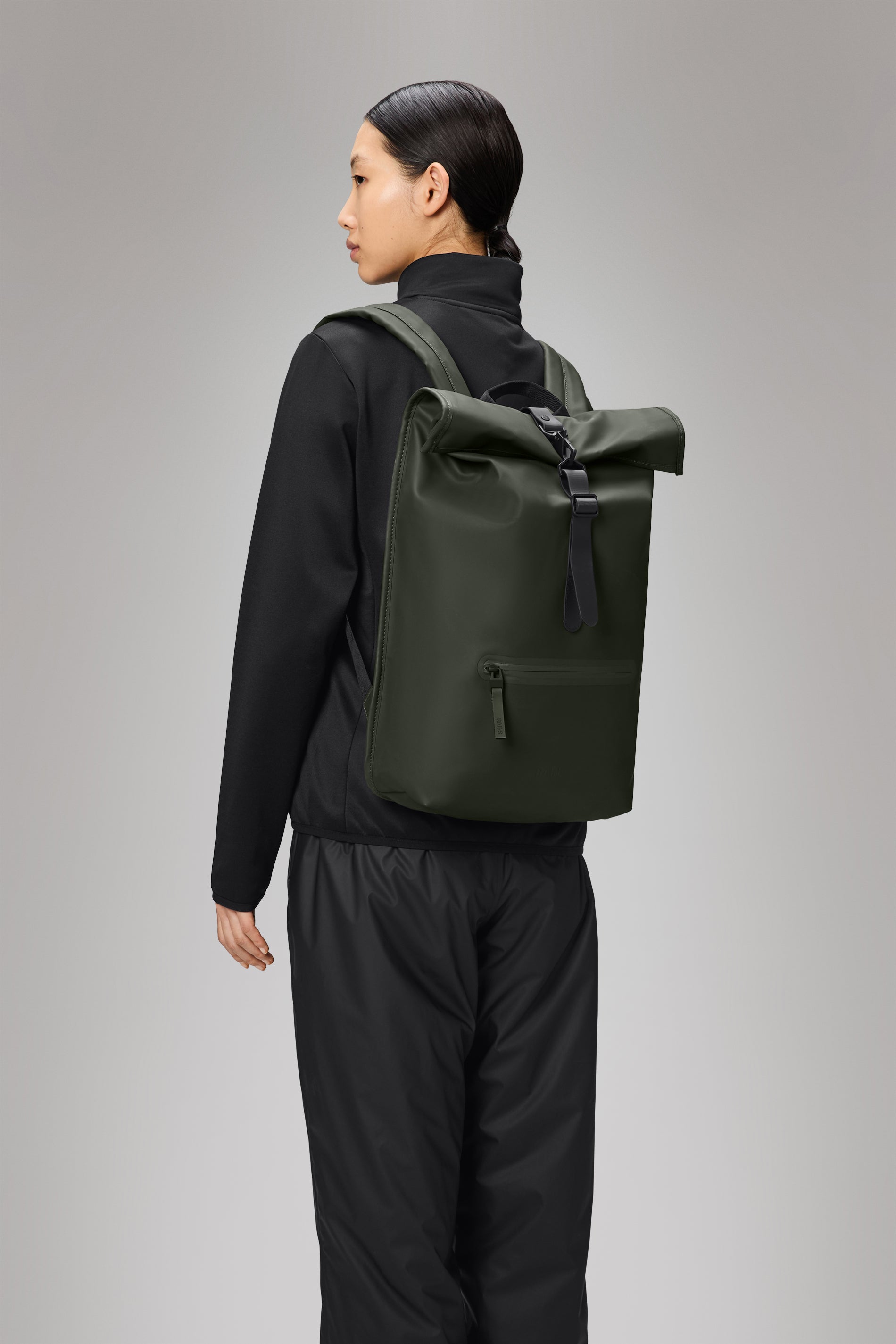 RAINS Rolltop Rucksack Green 17L H60 x D11 x W32 cm Backpack