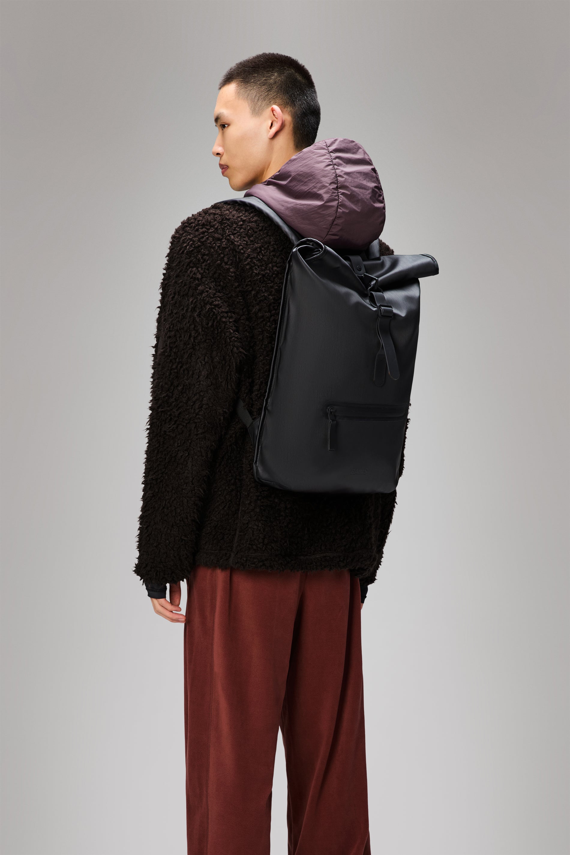 RAINS Rolltop Rucksack Black Grain 17L H48 x D11 x W32 cm Backpack