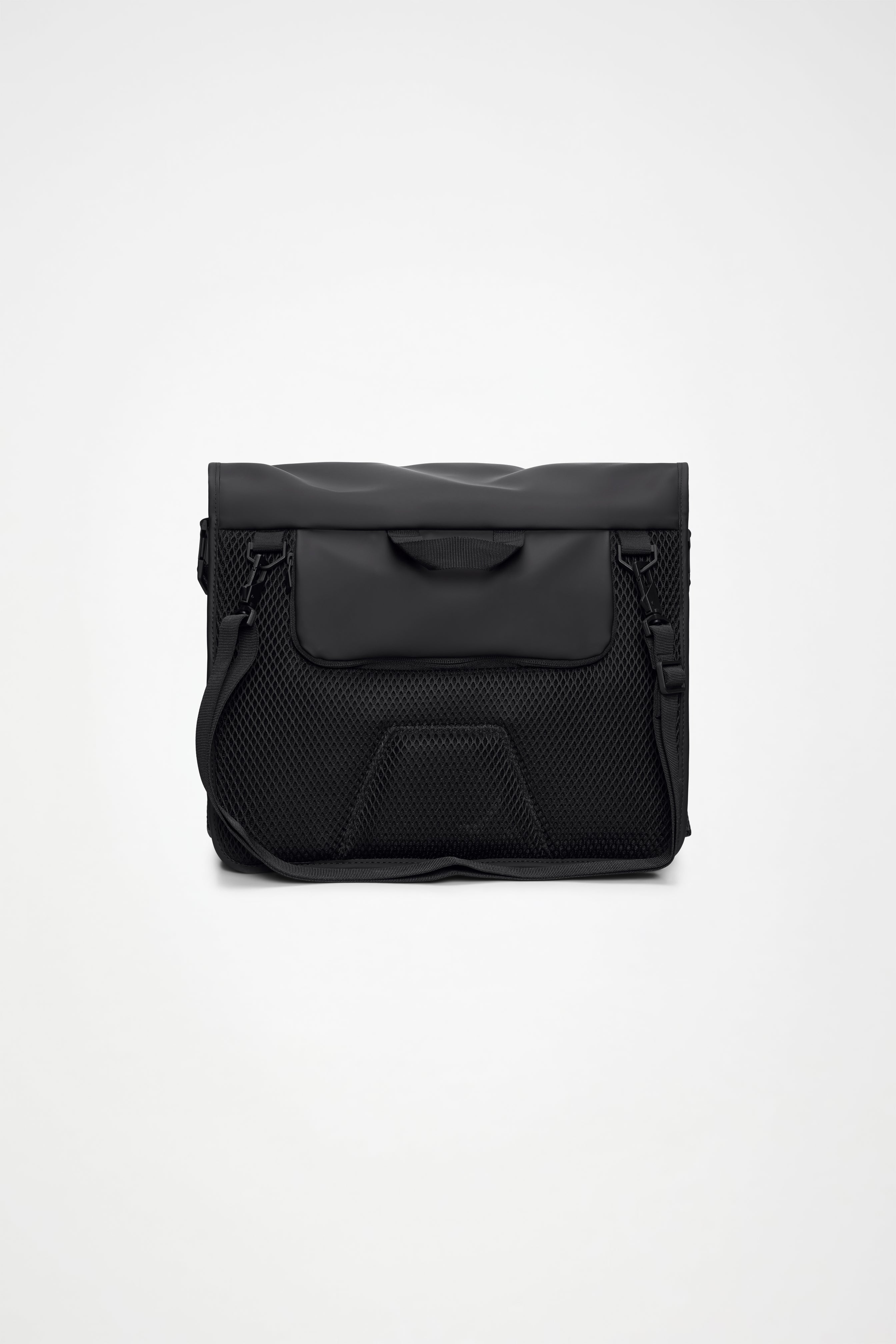 RAINS Trail Rolltop Messenger Bag Black 13L H35 x D12 x W37.50 cm Messenger