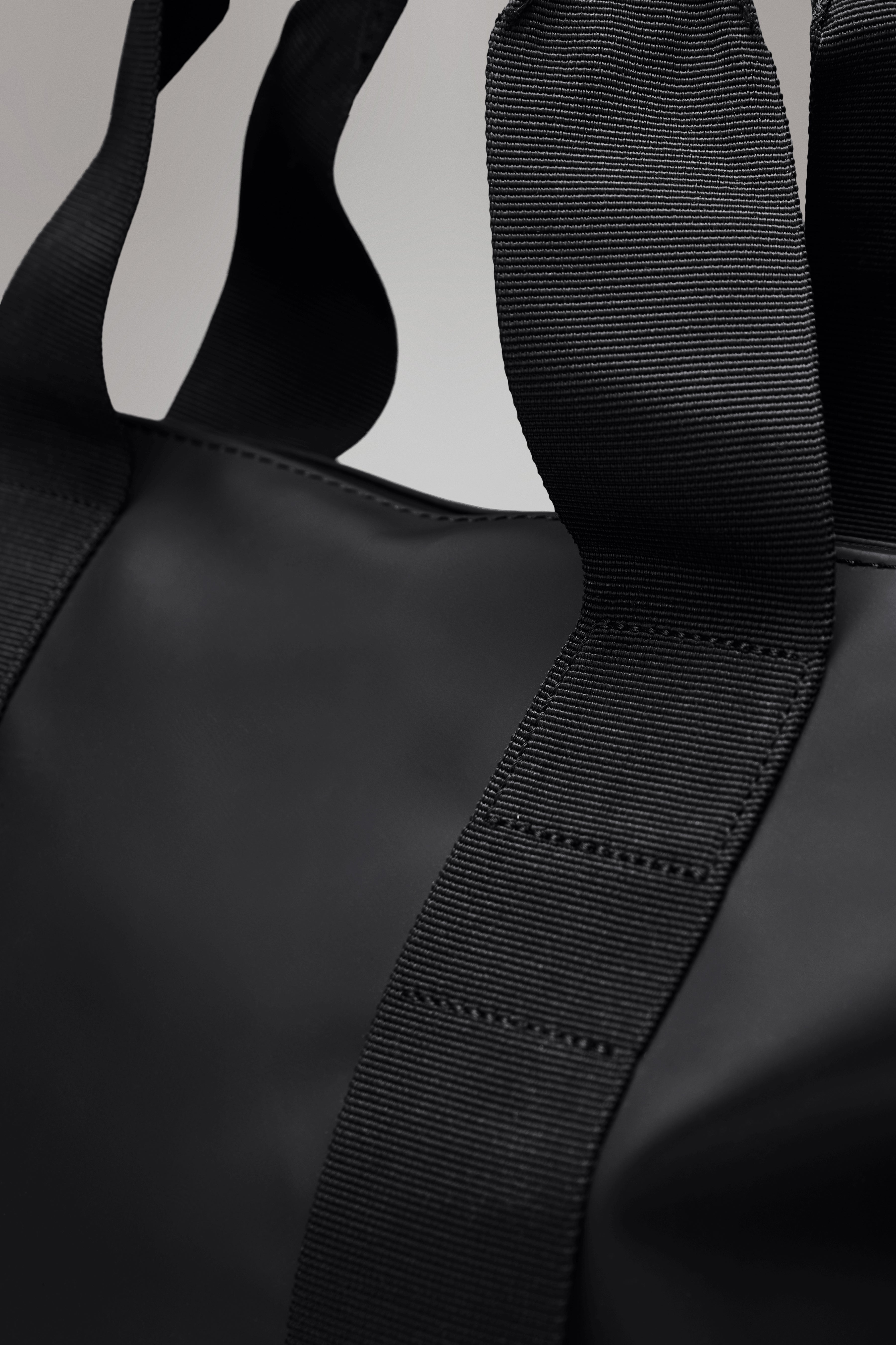 RAINS Tote Bag Mini Depth 18.50L H36 x D13 x W46 cm Tote