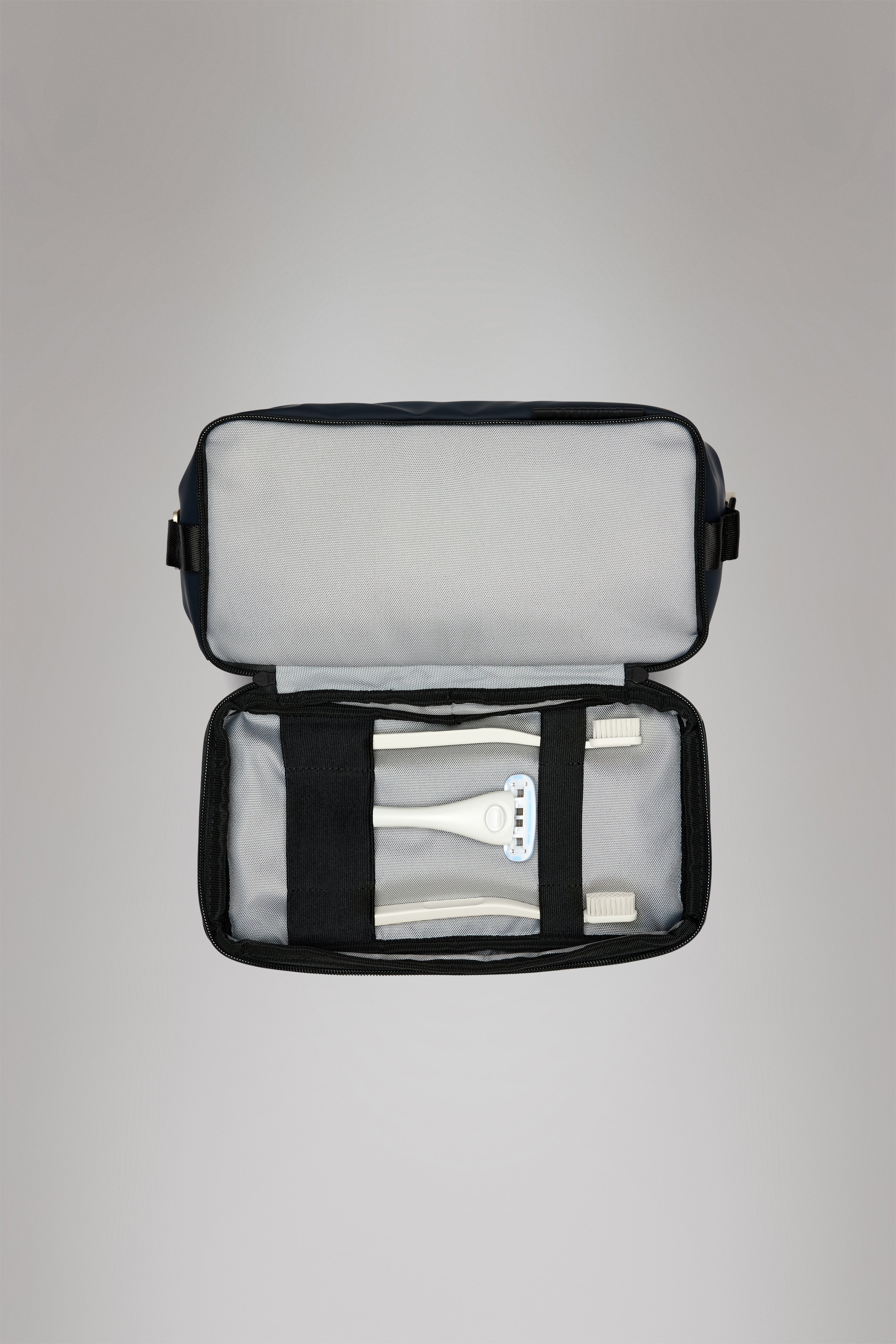 RAINS Otaru Wash Bag Black 6.40L H20 x D14 x W33 cm Wash Bag