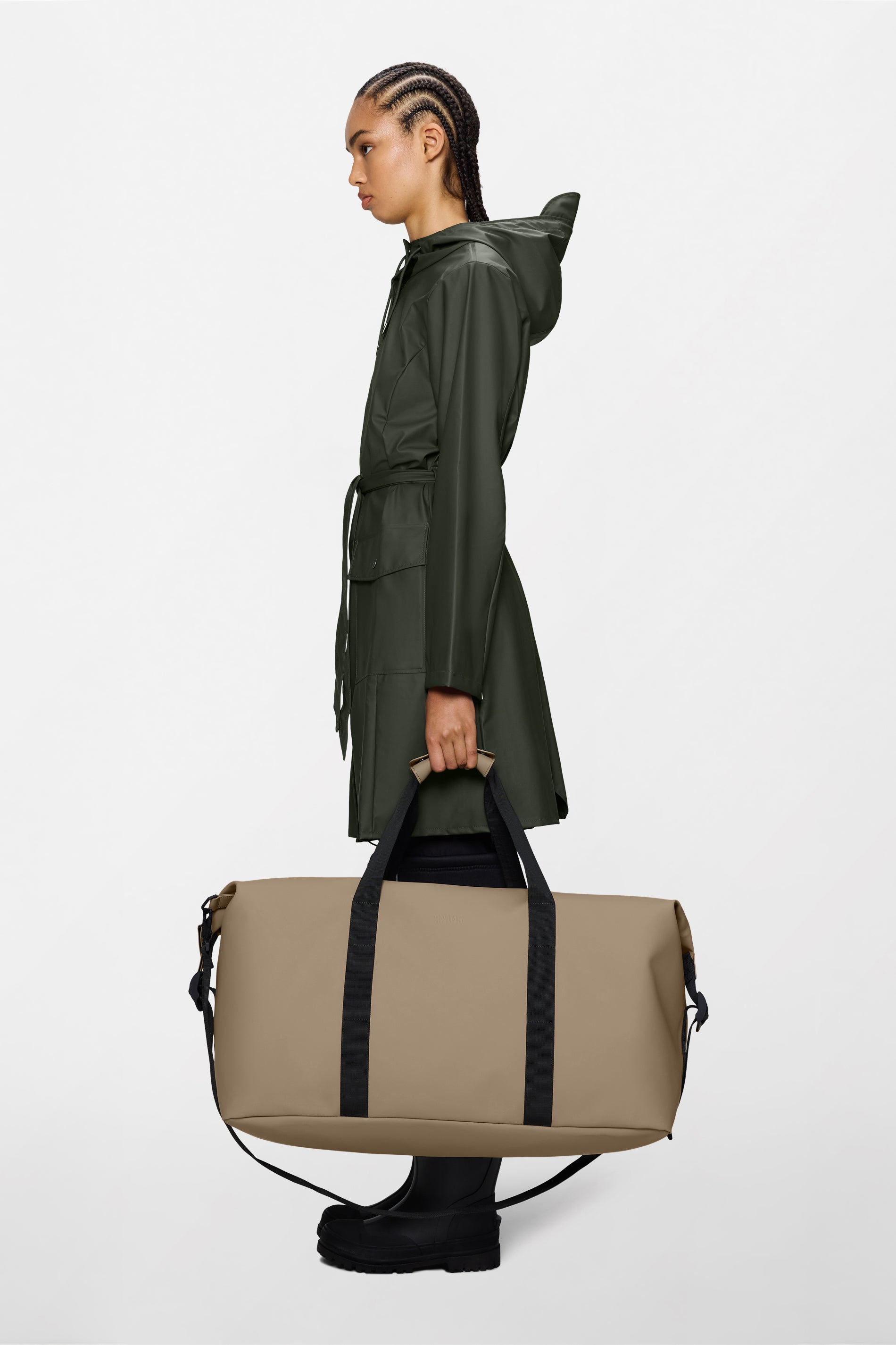 RAINS Hilo Weekend Bag Large Beige 47L H29 x D28 x W60 cm Weekender