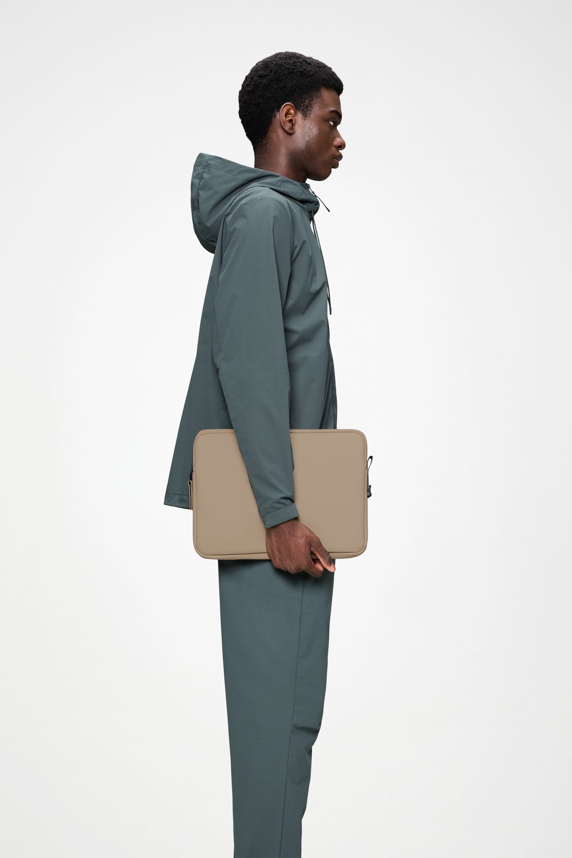 RAINS Trail Laptop Case 13″/14″ Beige 2.20L H25 x D2.50 x W35 cm Laptop Case