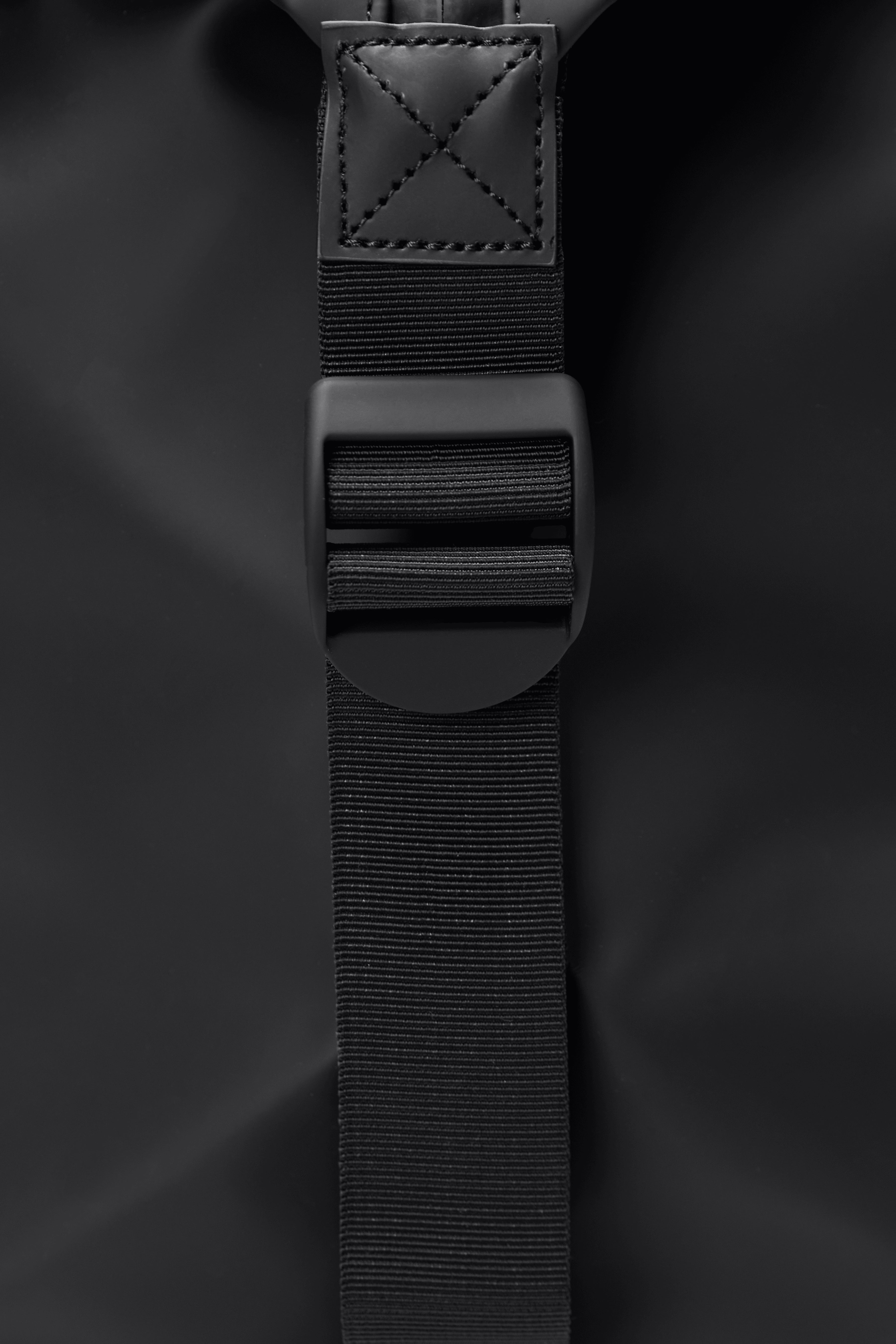 Rains Hilo Weekend Bag Small Beige 23.50L H29 x D18 x W50 cm Weekender