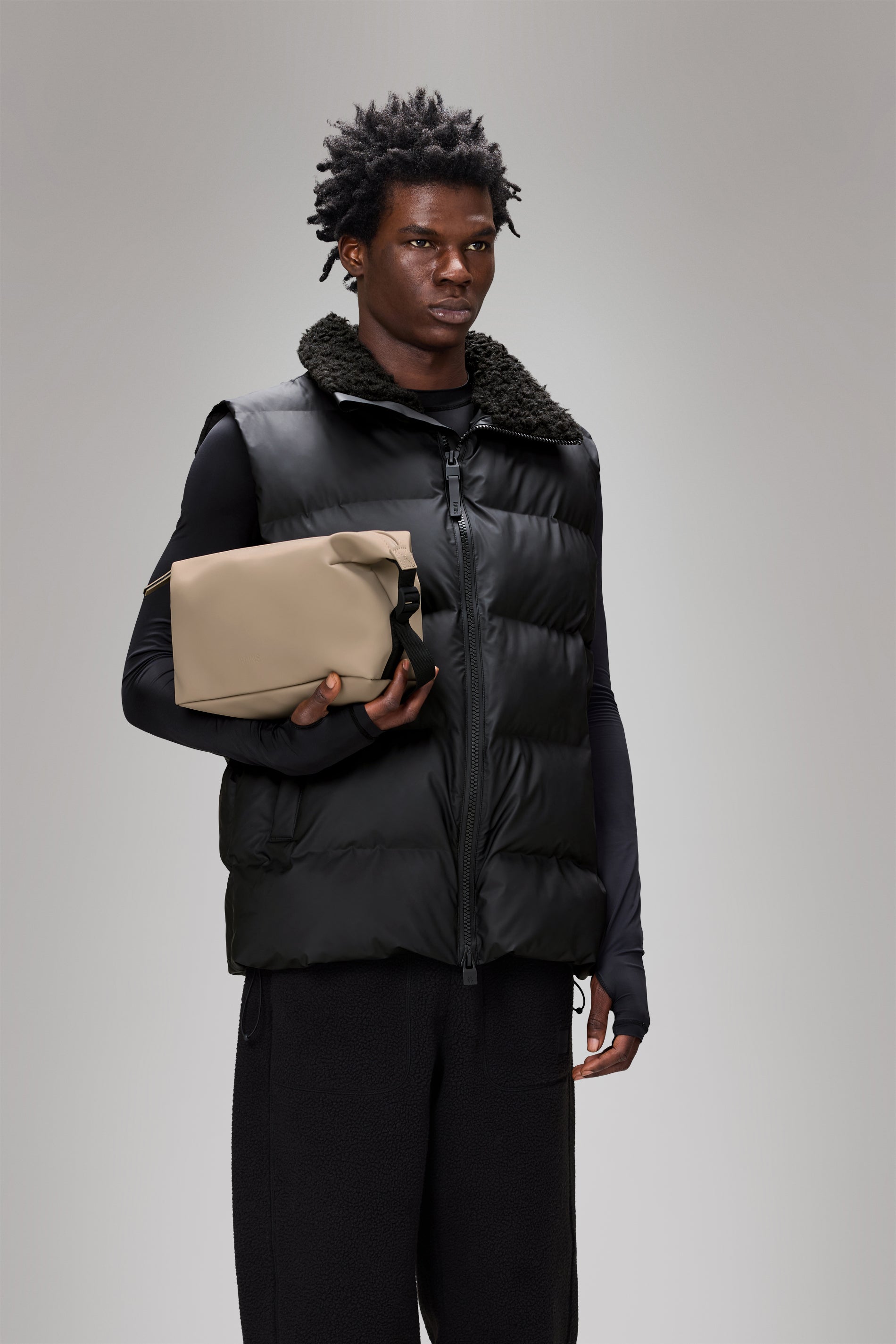 RAINS Hilo Wash Bag Beige 4.40L H18 x D12 x W26 cm Wash Bag