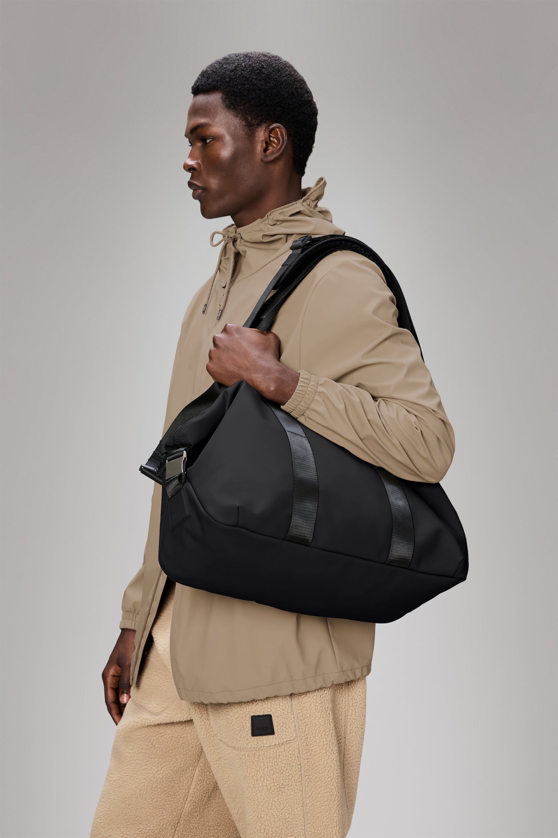 RAINS Valera Weekend Bag Small Black Weekender