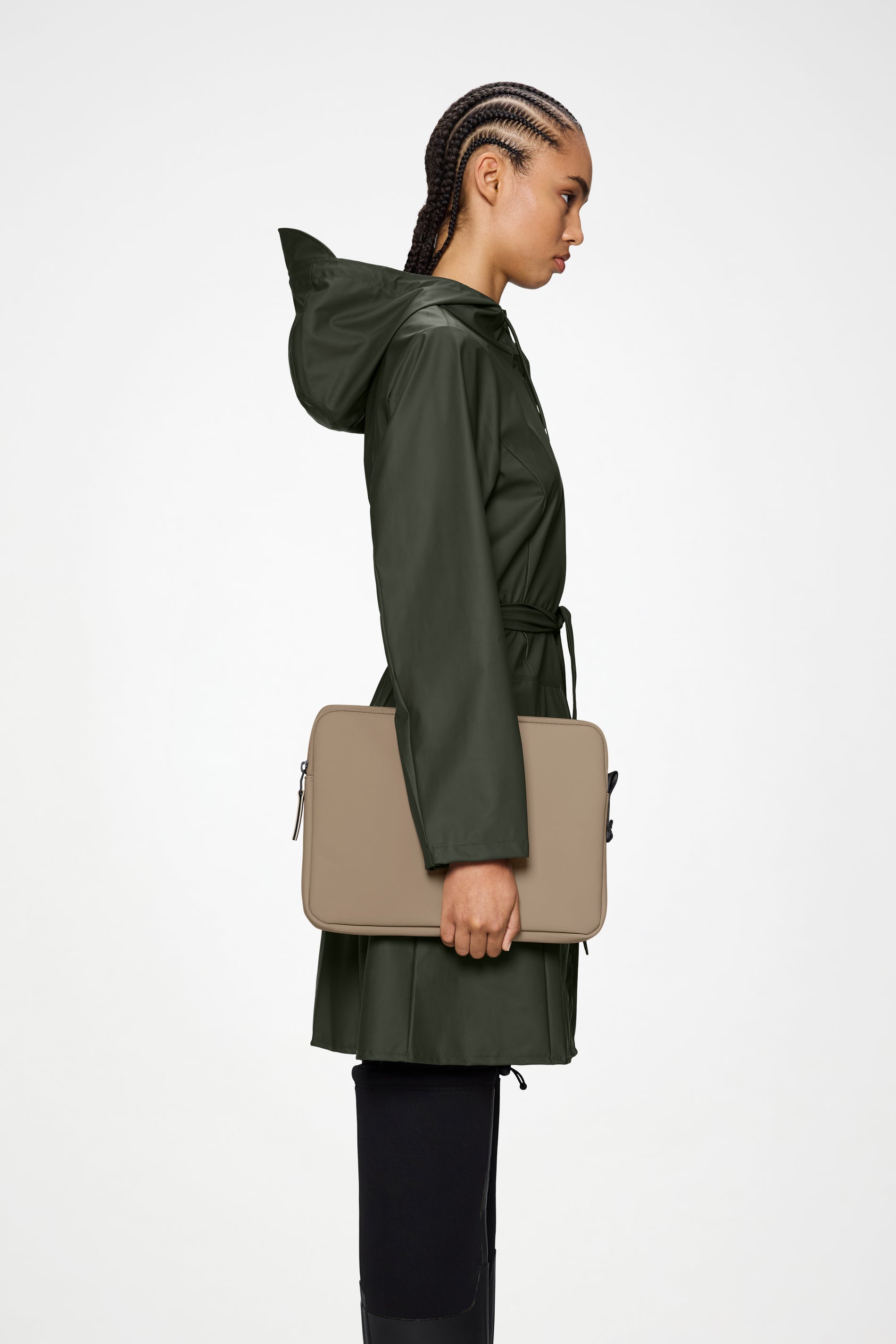 RAINS Trail Laptop Case 13″/14″ Beige 2.20L H25 x D2.50 x W35 cm Laptop Case