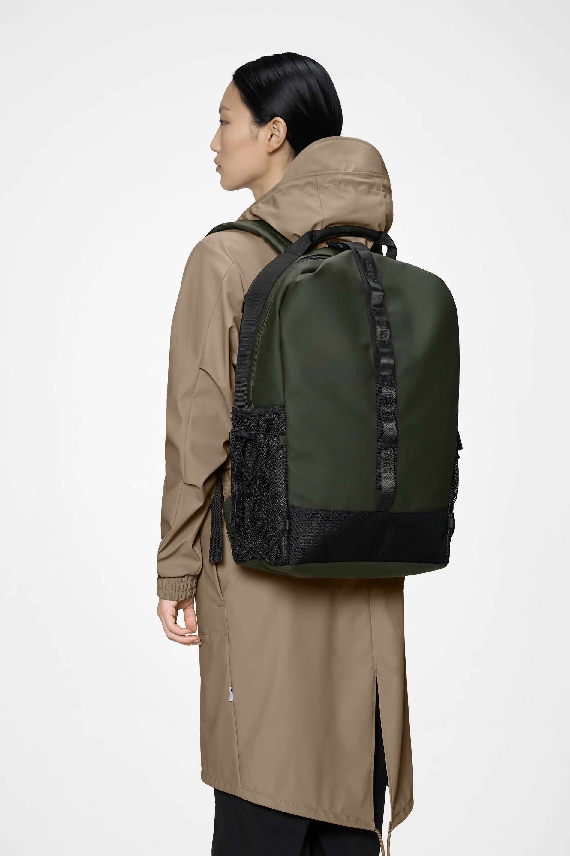 RAINS Trail Clip Front Backpack Green 27L H52 x D16.50 x W35 cm Backpack