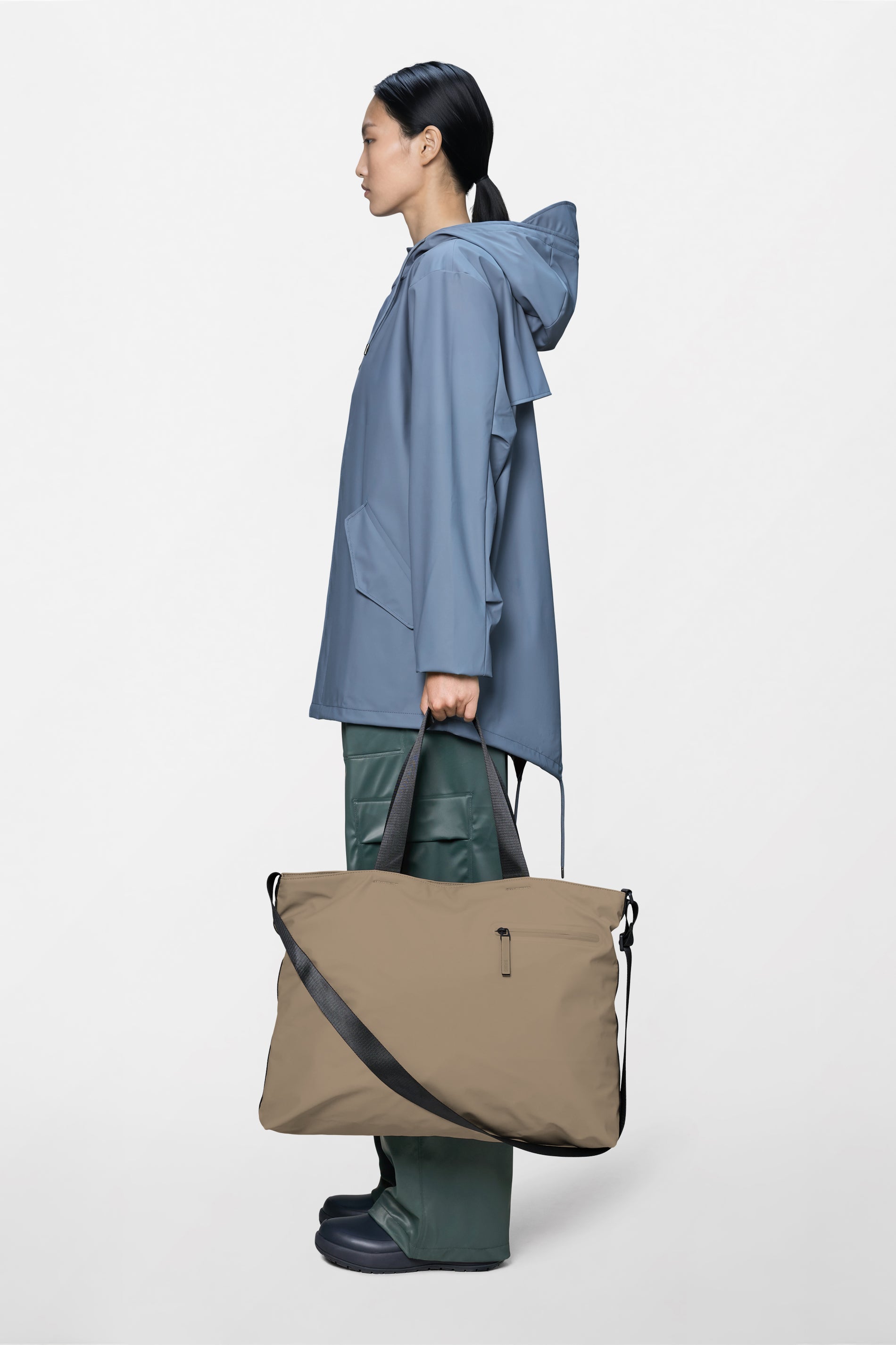 RAINS Dash Messenger Tote Bag Beige 25L H38 x D14 x W50 cm Tote